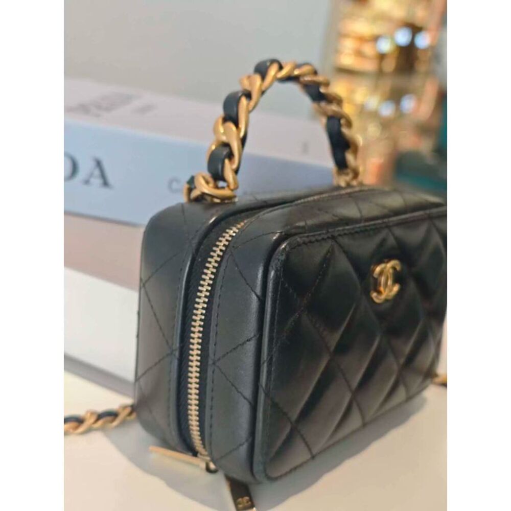 Chanel Women Pre-Loved Bag Very Good Condition - Picture 3 of 7